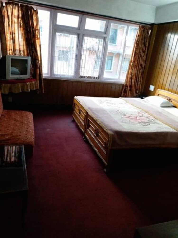 HOTEL SHAMBHU 7/18