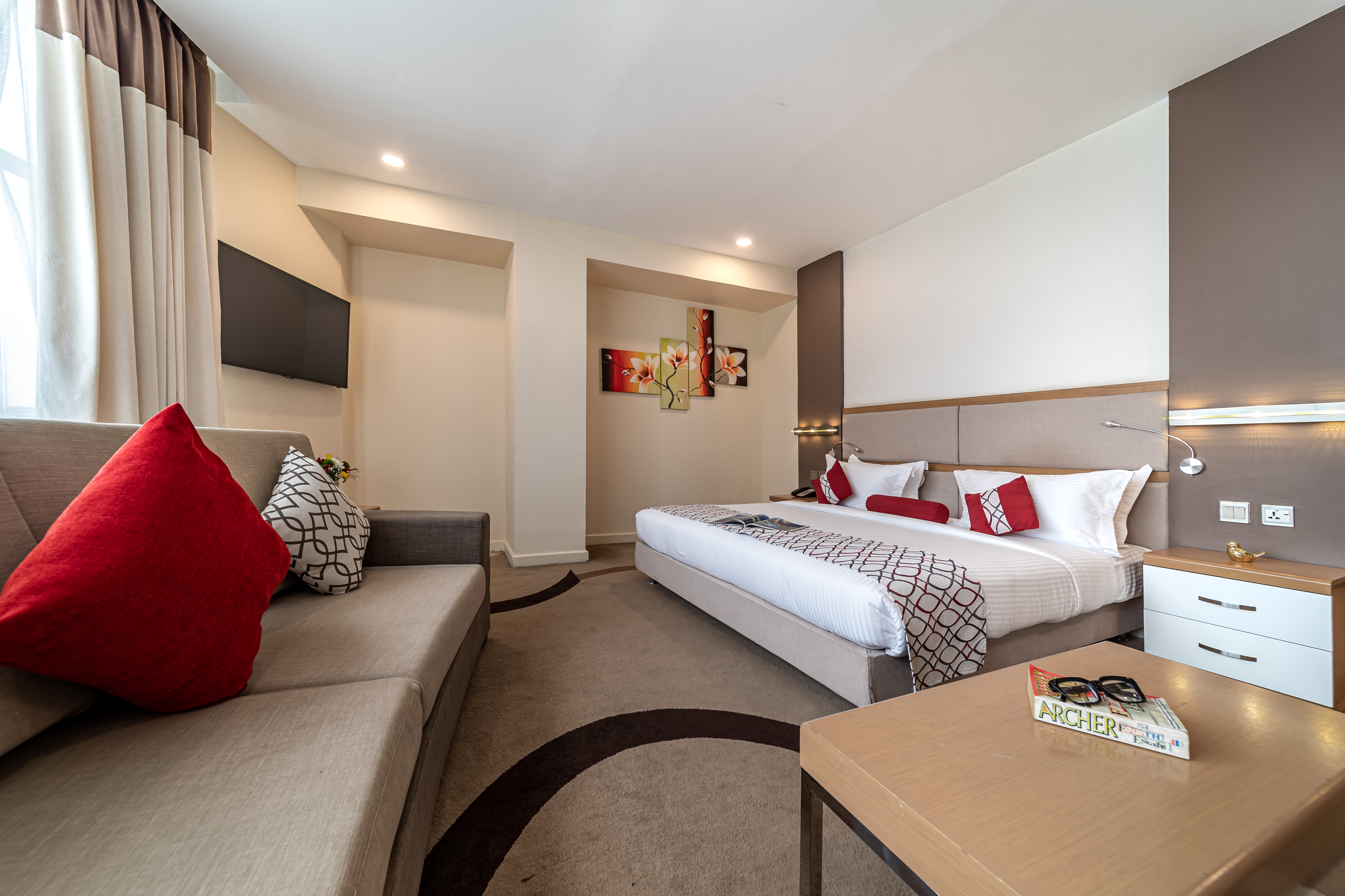 Deluxe, Suite
