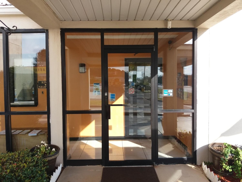 Budgetel Inn and Suites Fort Gordon Augusta 23/50