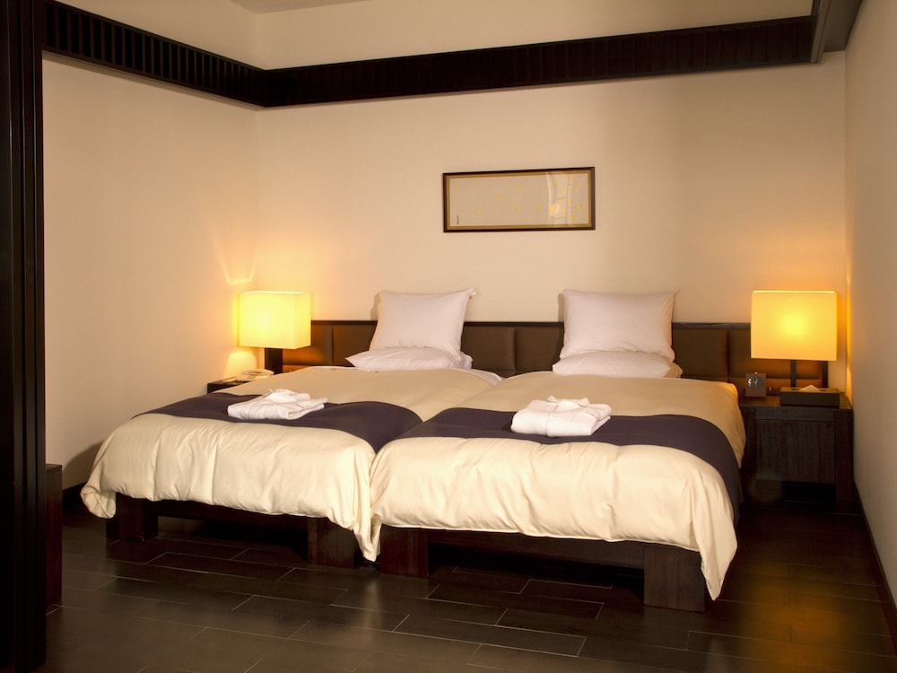 Lagoon, Pool, Suite, Villa, Double Bed