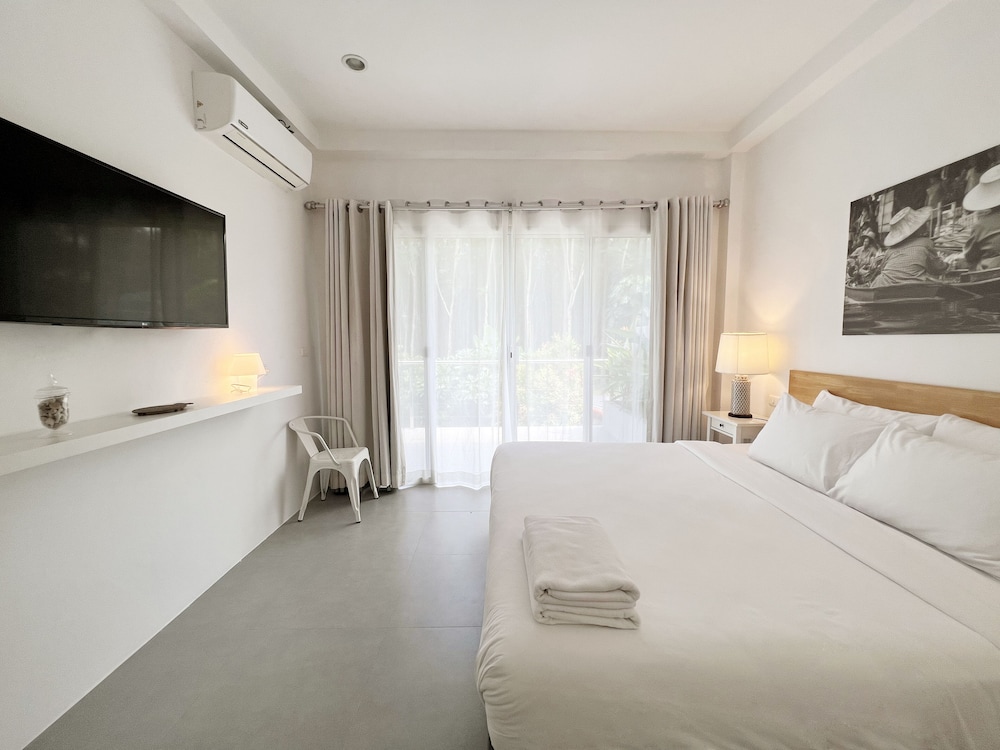 Isara Khao Lak 17/50
