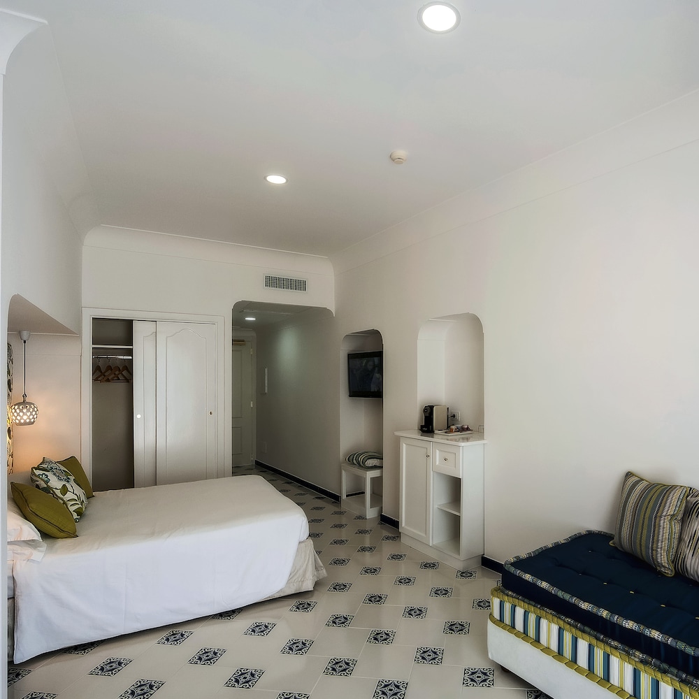 Montemare Hotel 10/66
