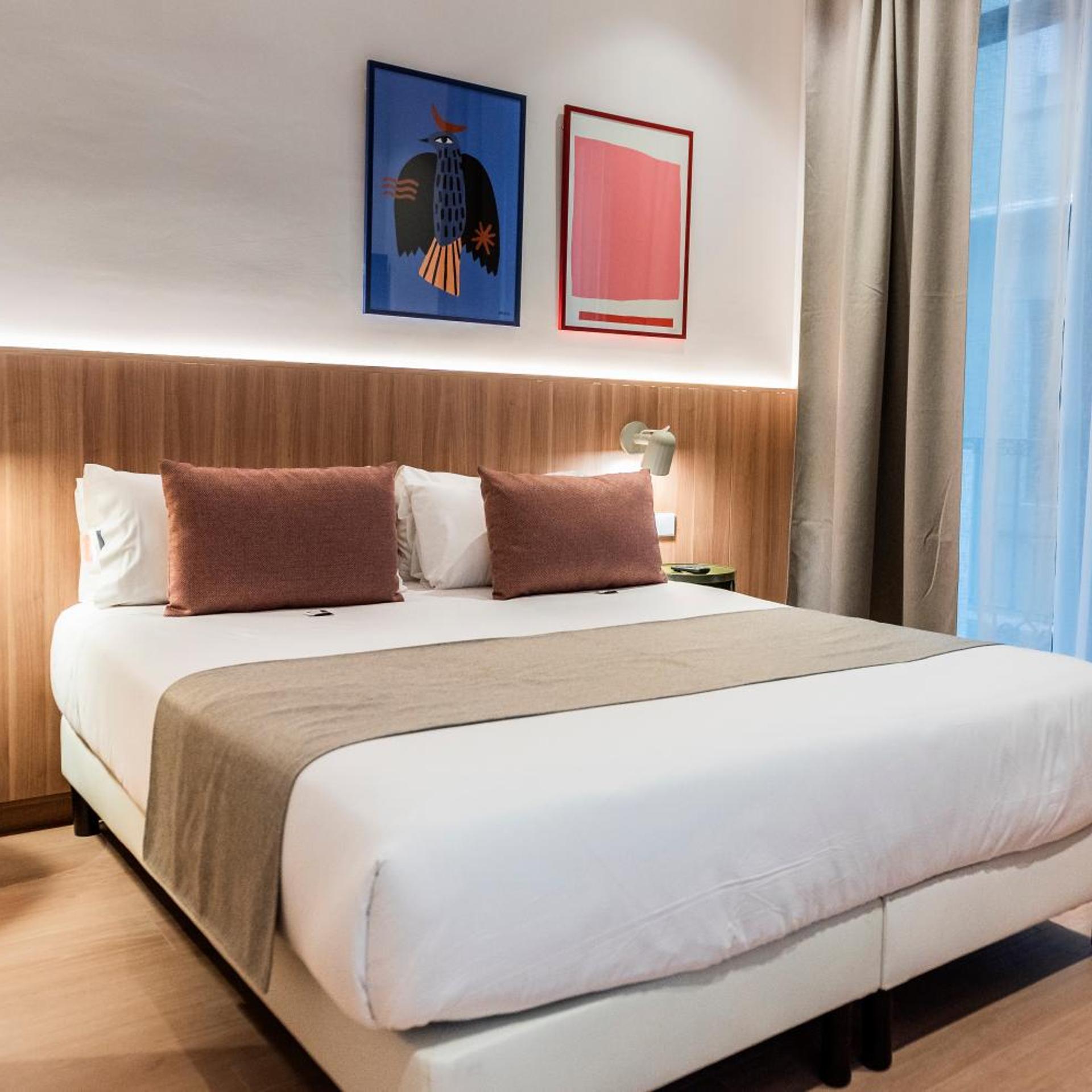SUPERIOR, DOUBLE BED