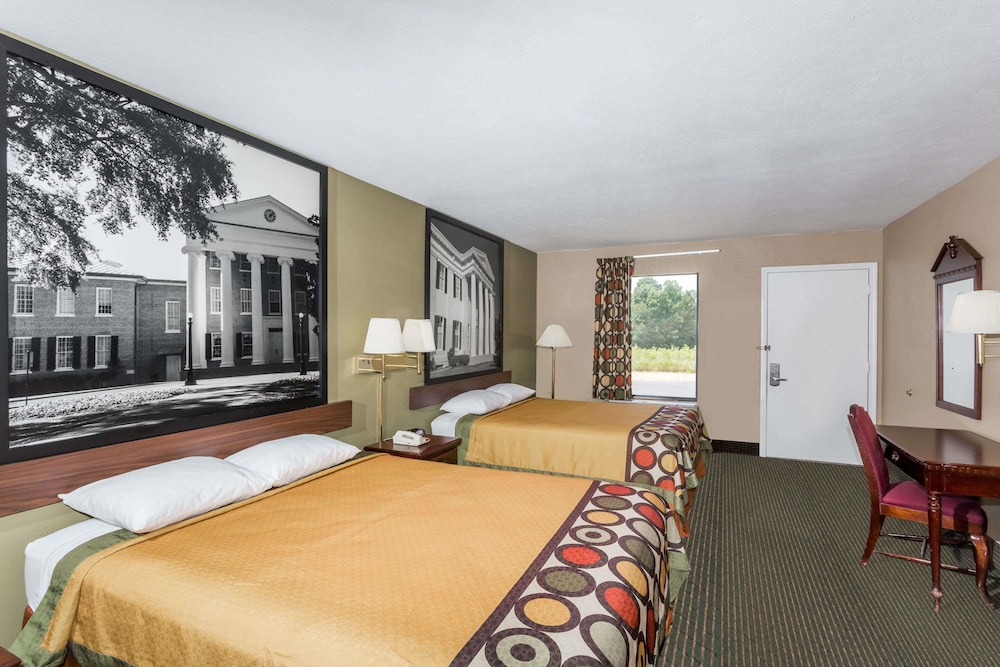 Super 8 By Wyndham Pearl/Jackson/East 10/29