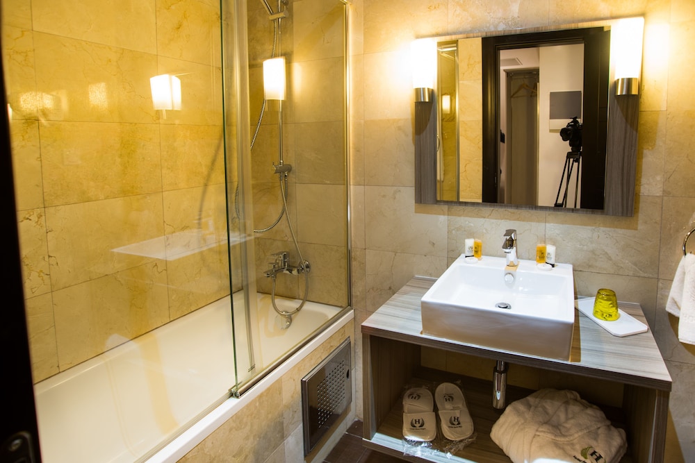 Best Night Hotel 56/58