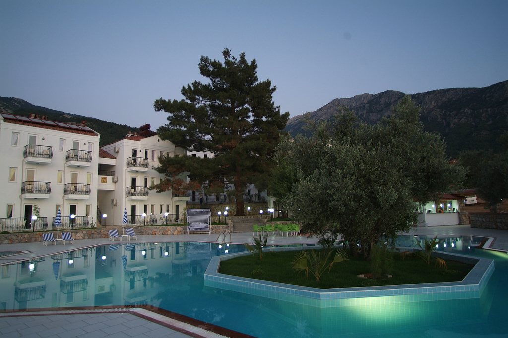 Sunshine Holiday Resort 60/66