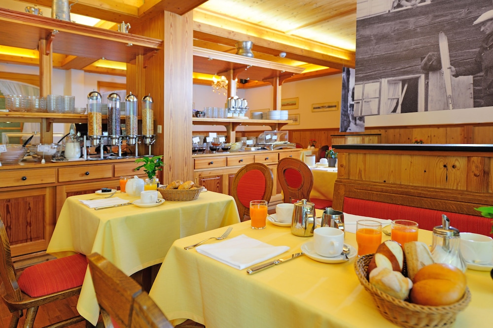 Hotel Simi 42/45