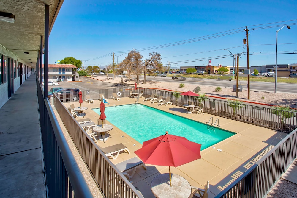 Motel6 Kingman, AZ - Route 66 East 56/63