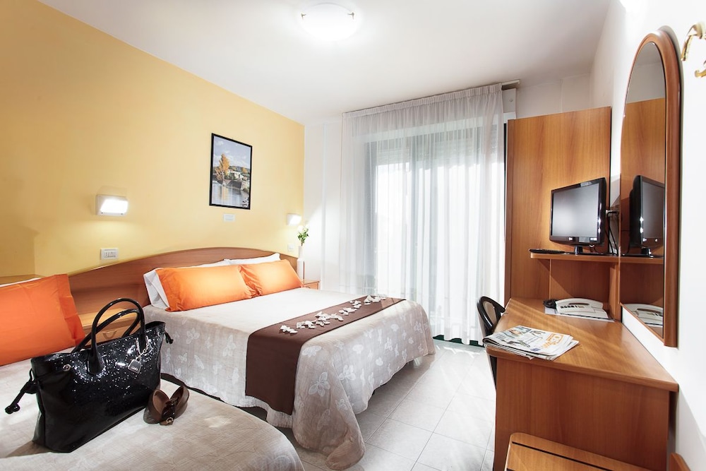 Hotel Emilia 10/39