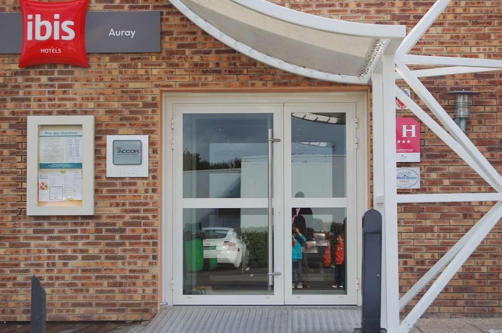 Ibis Auray 2/65