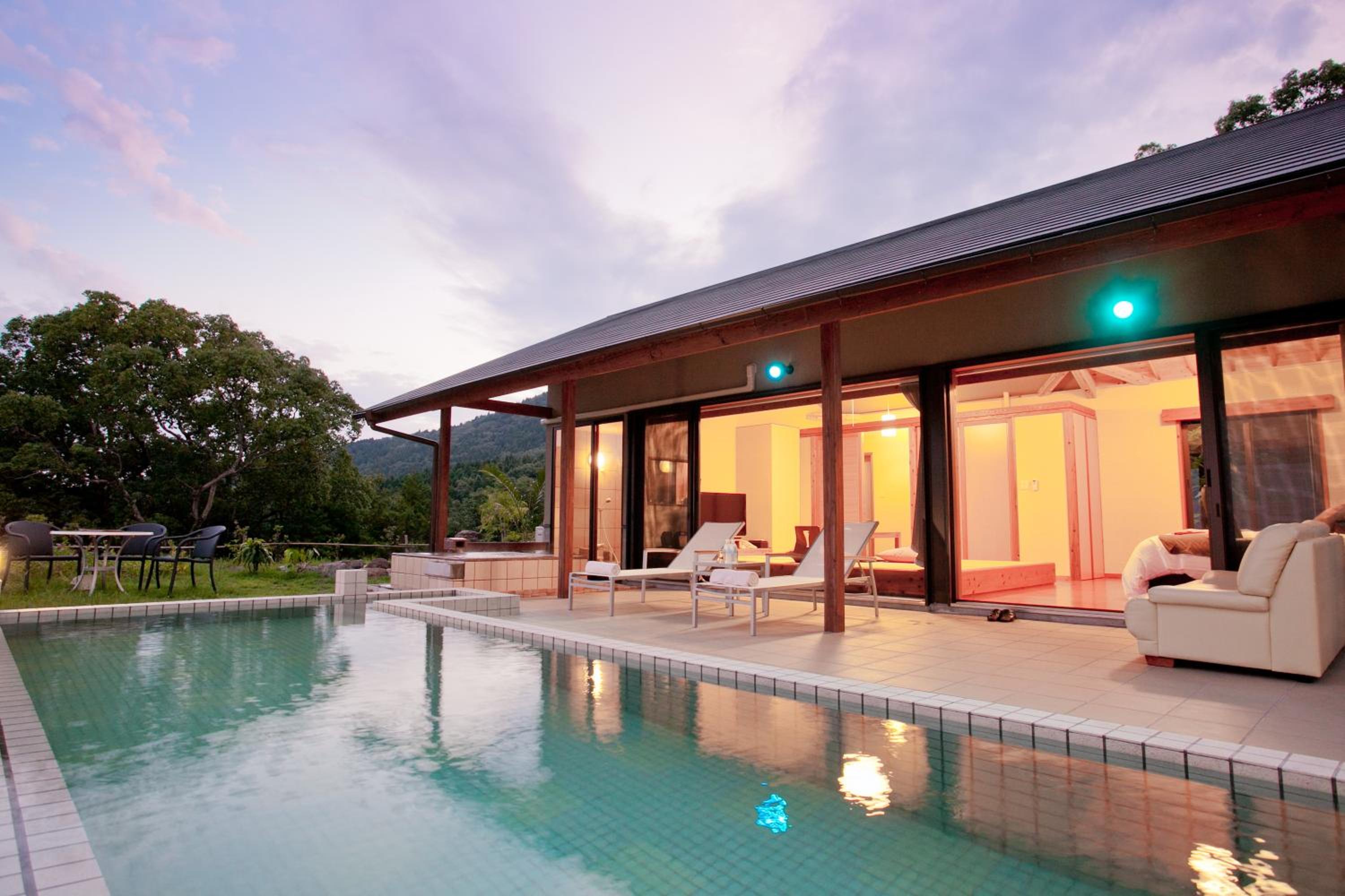 Semi Western, Style, Cottage, Double or Twin Bed, Garden View, Outdoor Bath