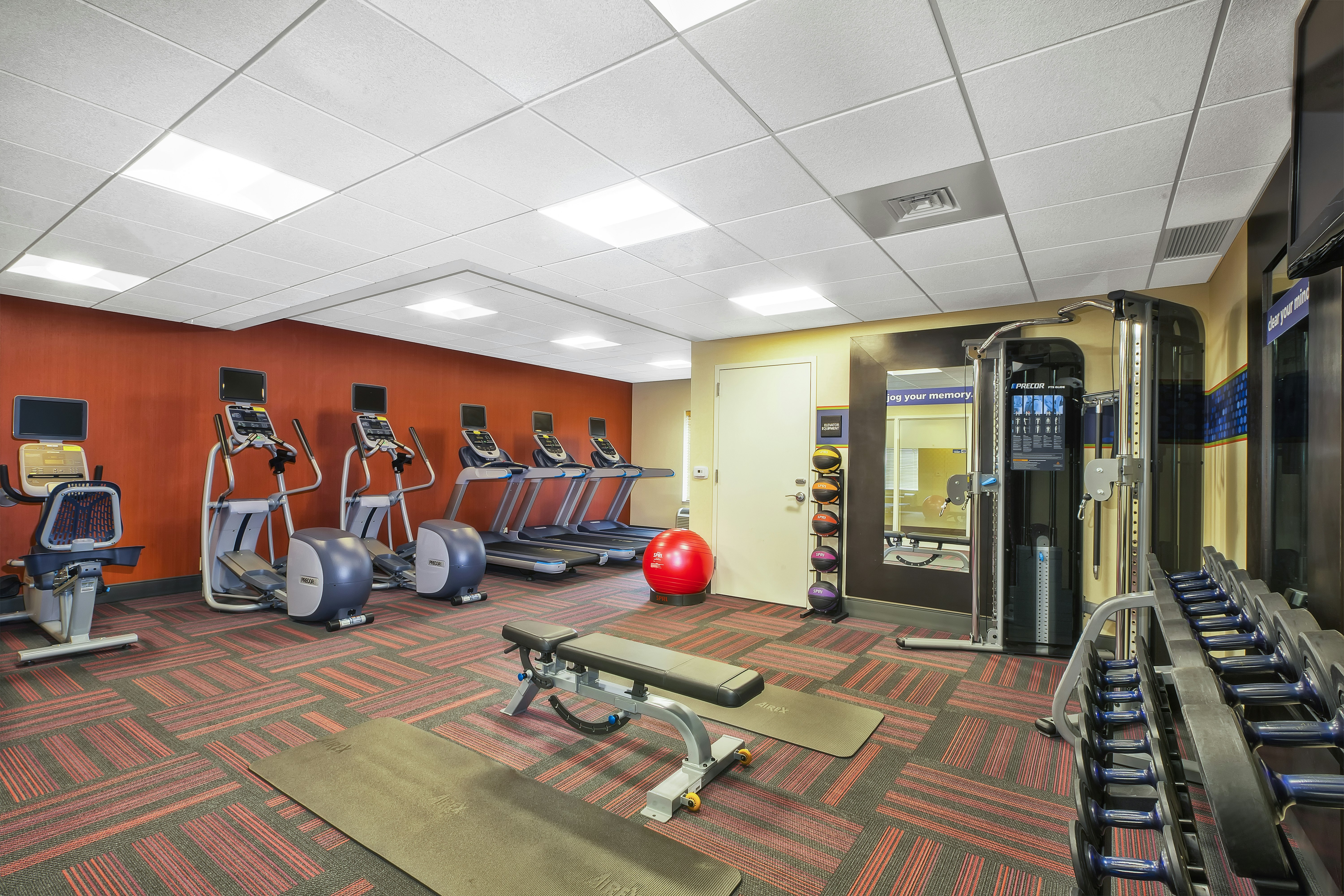 Hampton Inn Suites Madison West 22/48