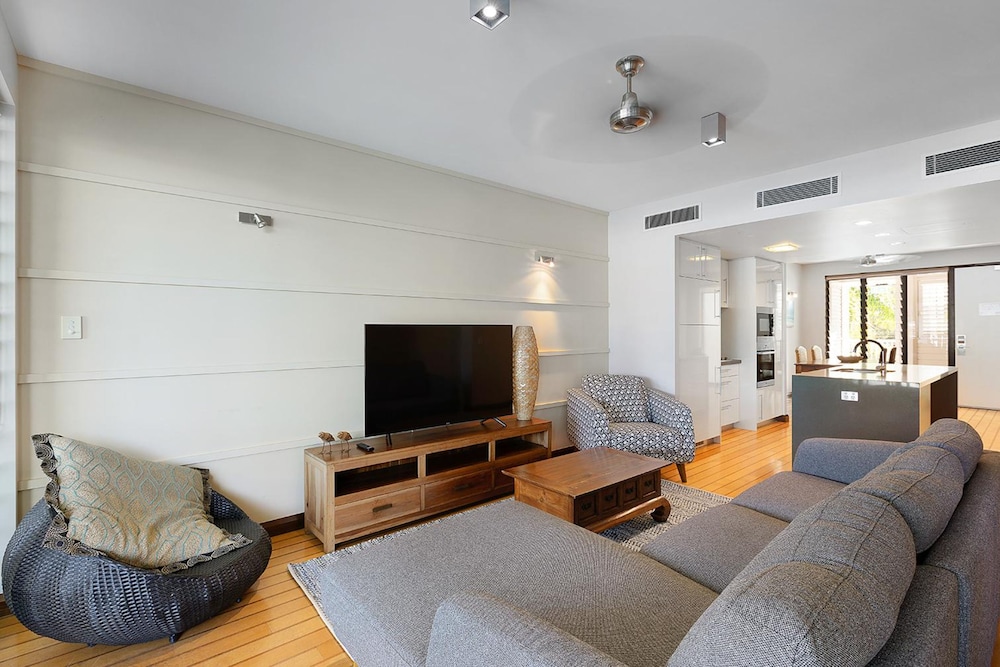 The Boathouse Apartments 42/70