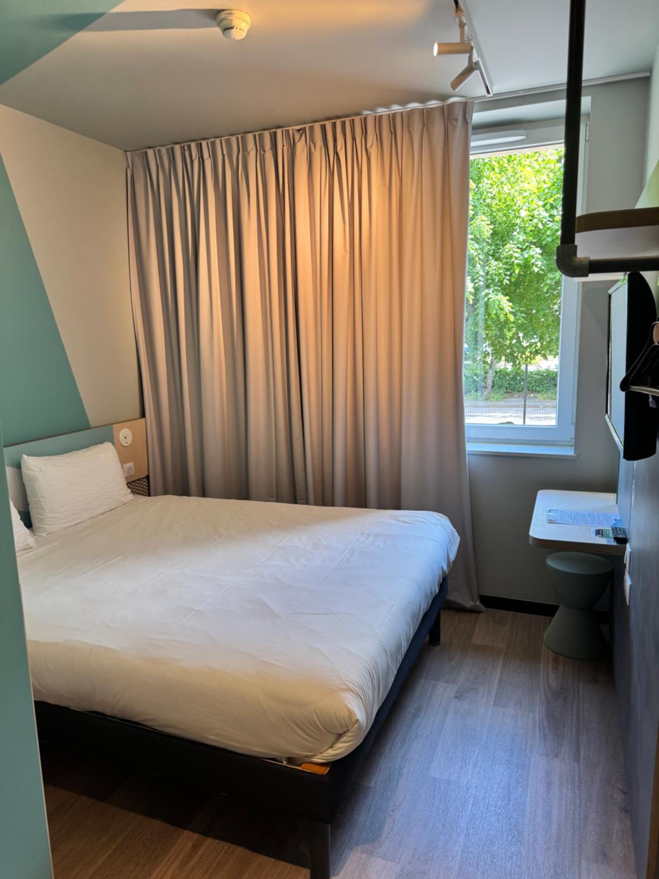 STANDARD, DOUBLE BED