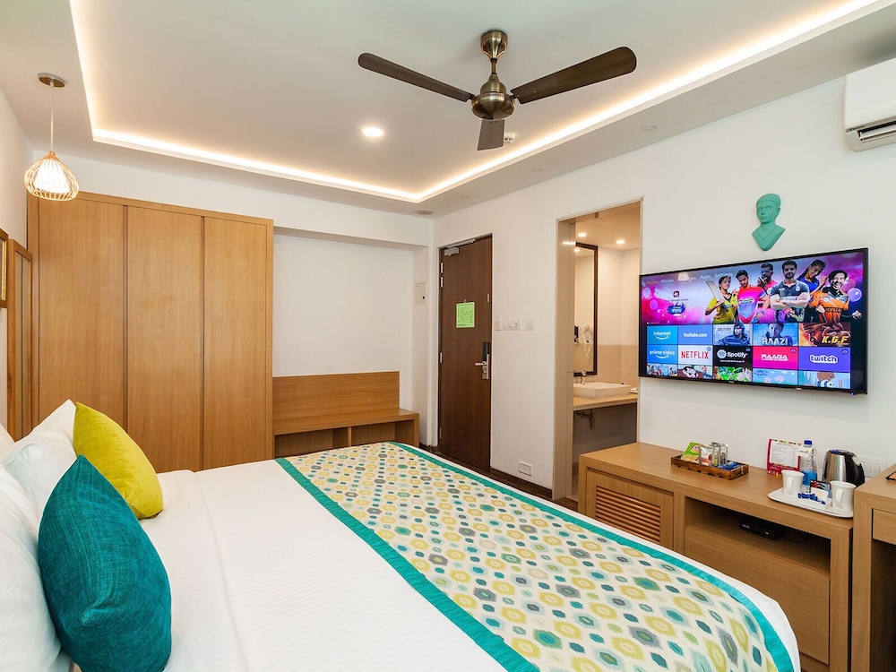 ROOM, POOL VIEW