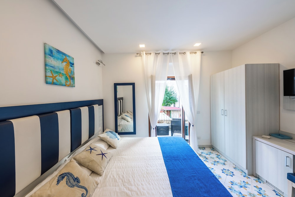 Costa Blu 18/50