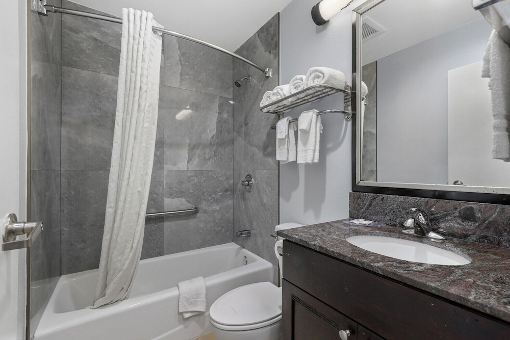 Motel 6 Carlsbad, CA - North Near Legoland 61/66