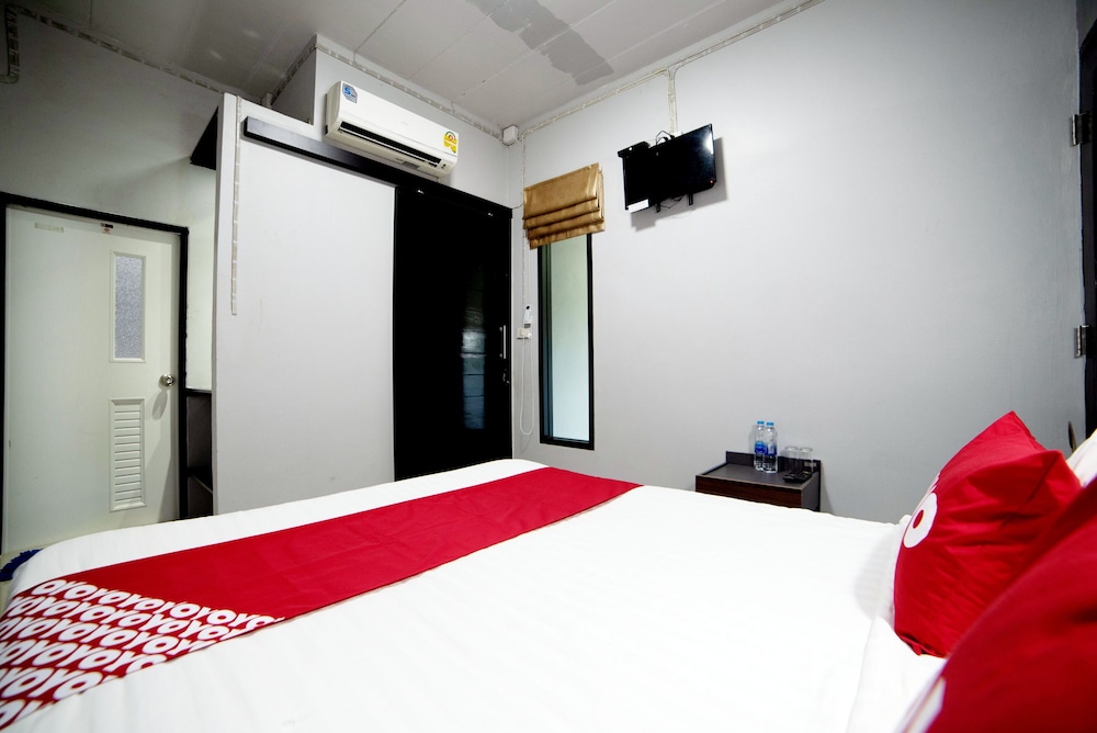 OYO 465 Krung Kao Traveller Lodge 11/37