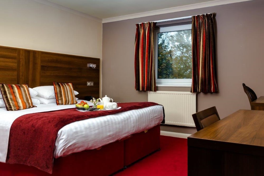 DELUXE, DOUBLE BED, ACCESSIBLE