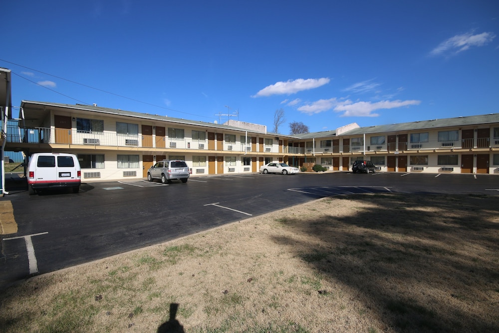 Royal Inn Charlotte Airport Hotel 27/31