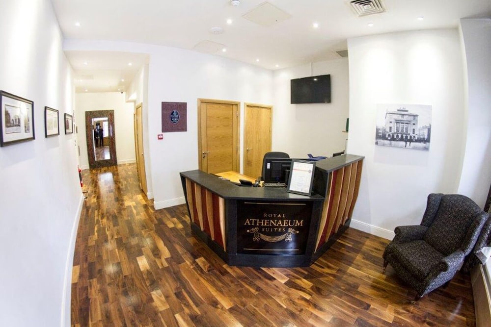 Aberdeen Douglas Hotel 80/96