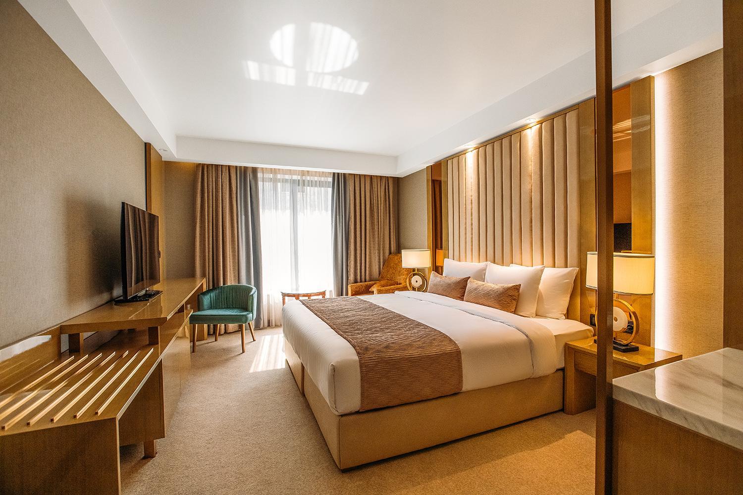 Standard, Double or Twin Bed, Accessible