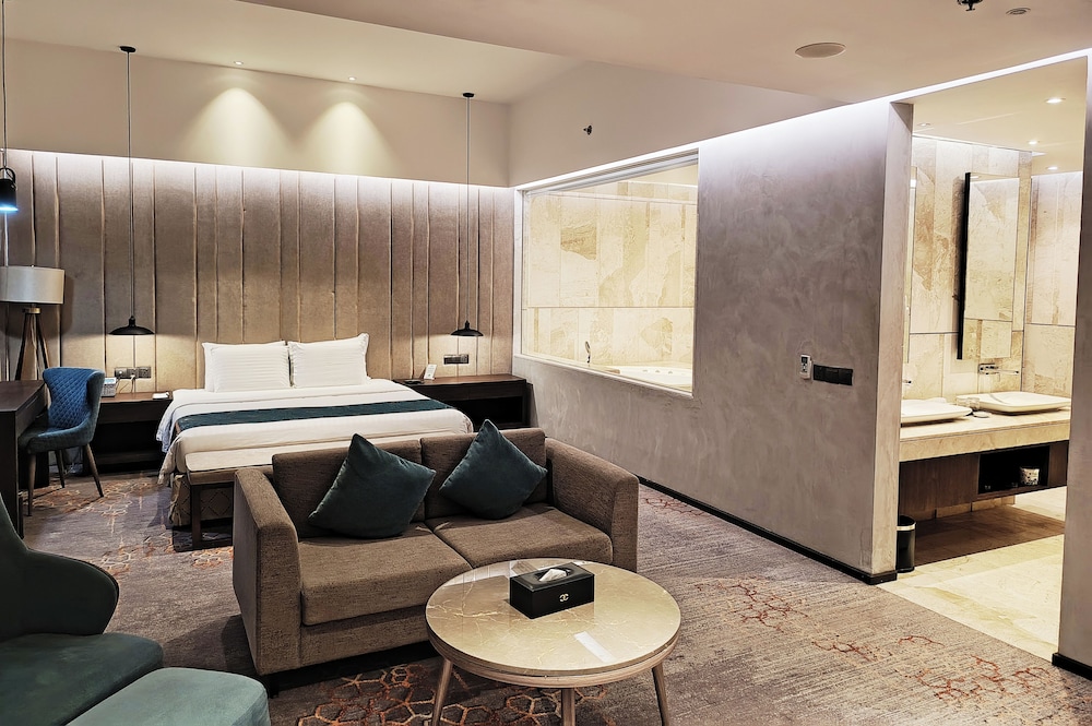 The Residence by Gulshan Club Limited 37/63