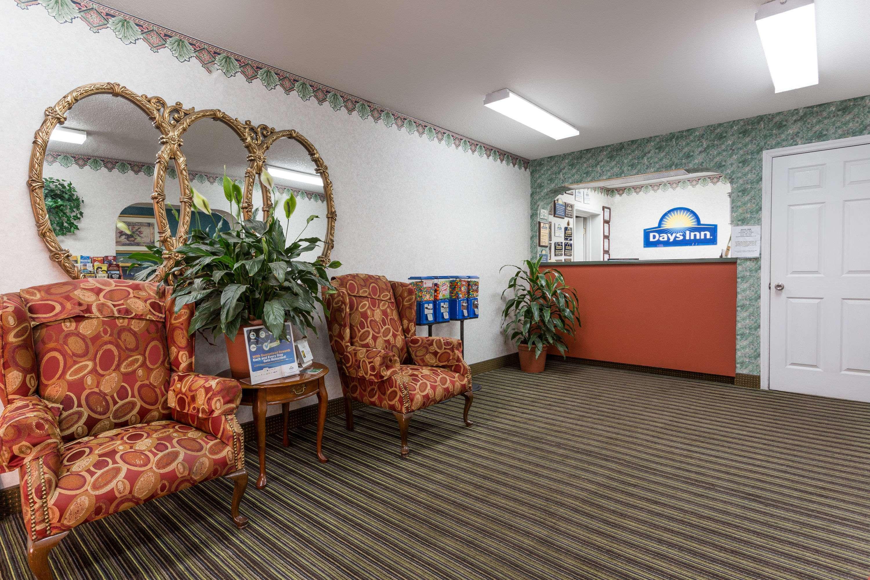 Days Inn by Wyndham Dickson 14/18
