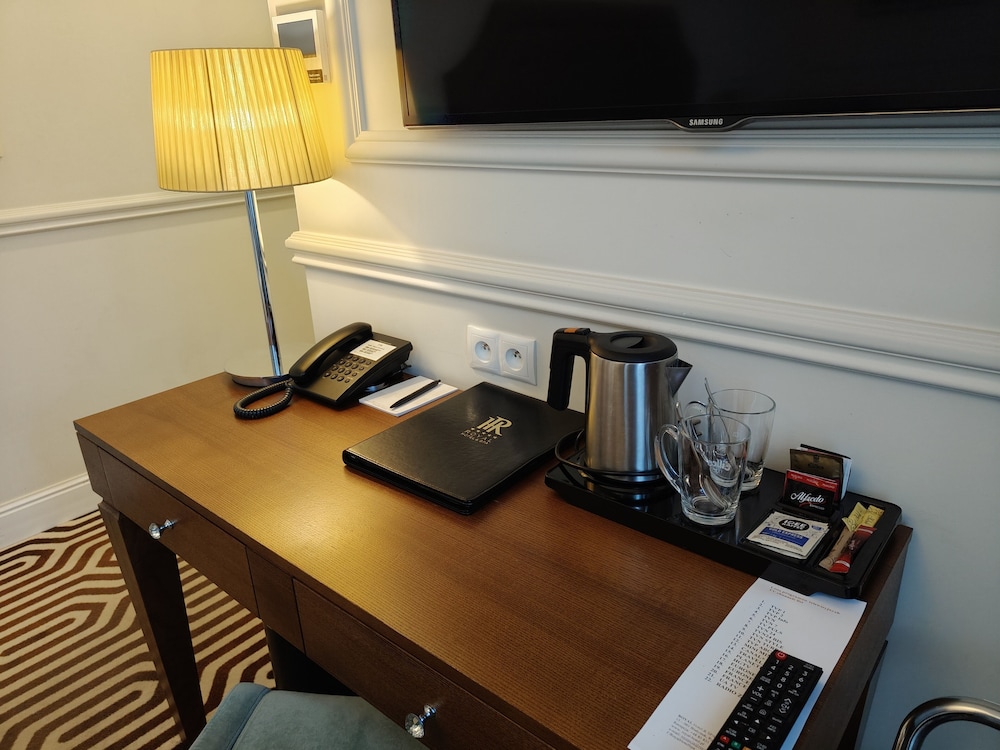 Royal Hotel and Spa 21/34