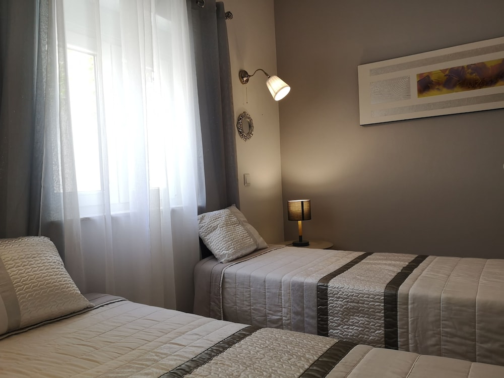 Sensations Guesthouse 10/50