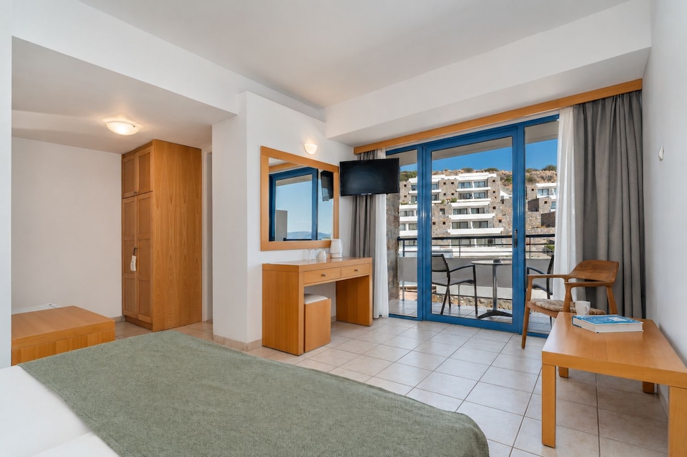 Classic, Double Bed, Inland View، Ariadne Beach - Adults Only 2/5