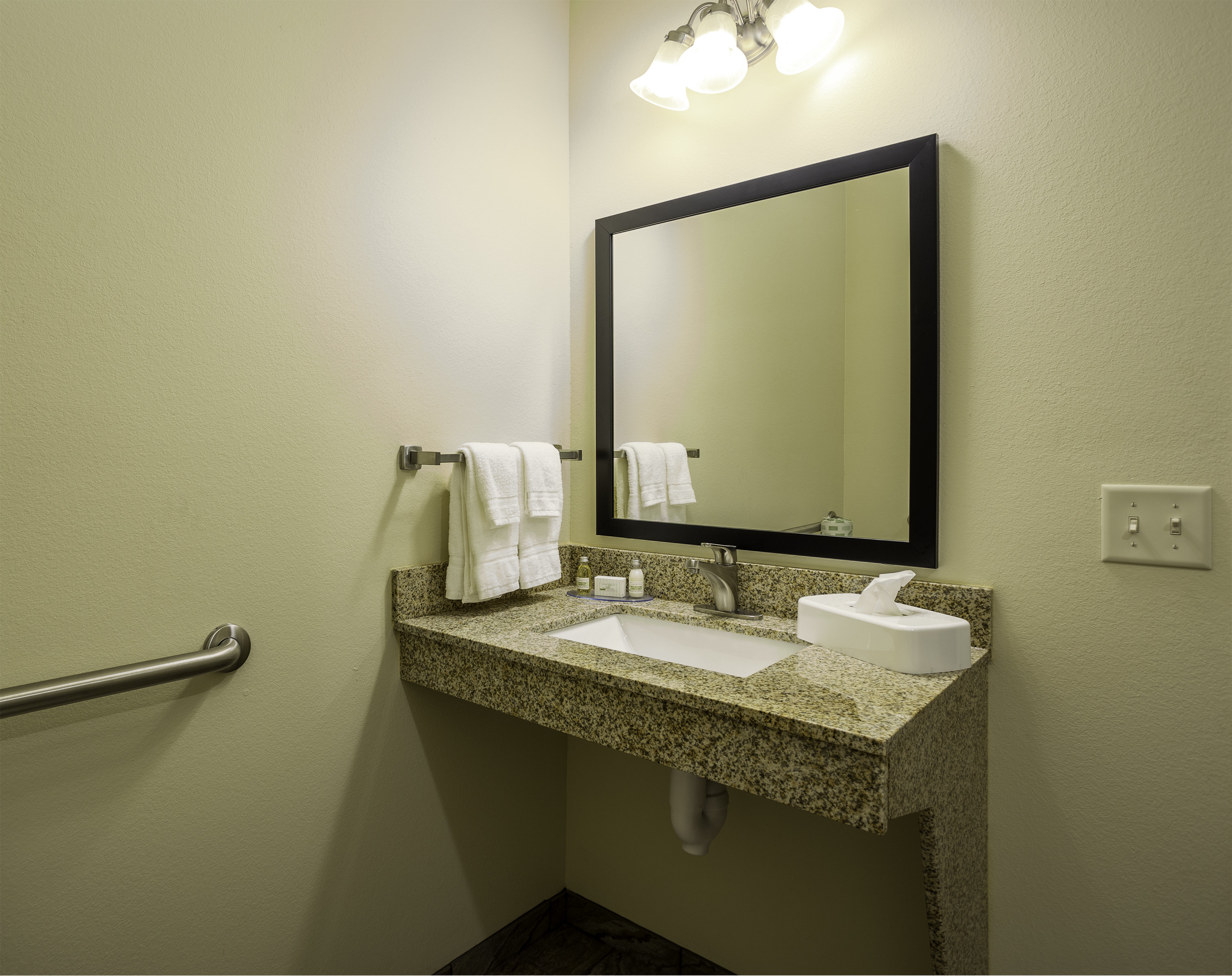 Cobblestone Inn & Suites - Brookville 46/48