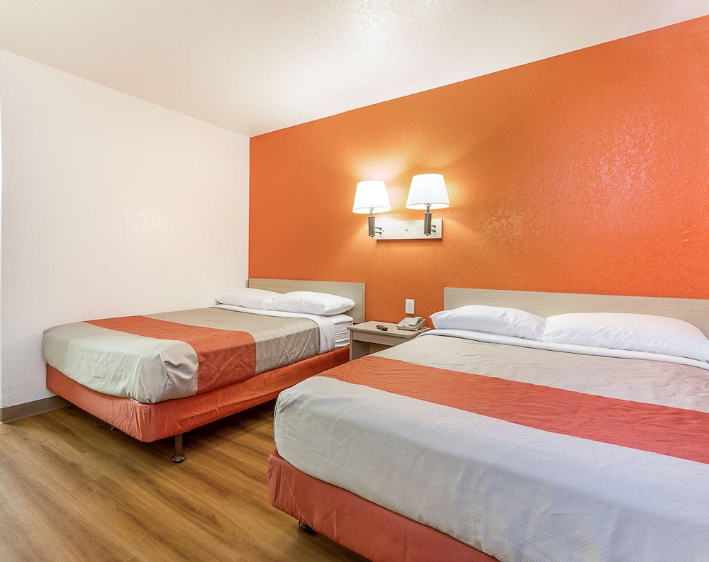 Motel6 Phoenix, AZ - North Bell Road 23/46