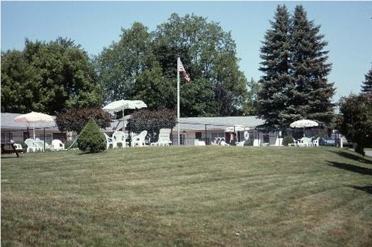 Berkshire Inn 31/32