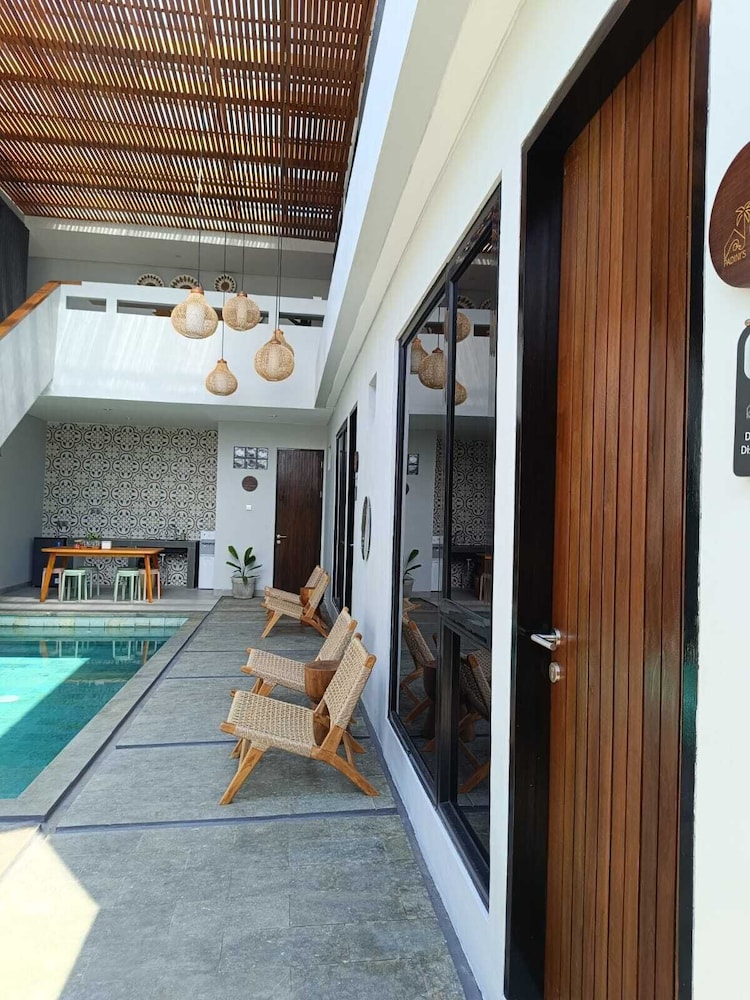 Padinis Villa & Coffee 56/77