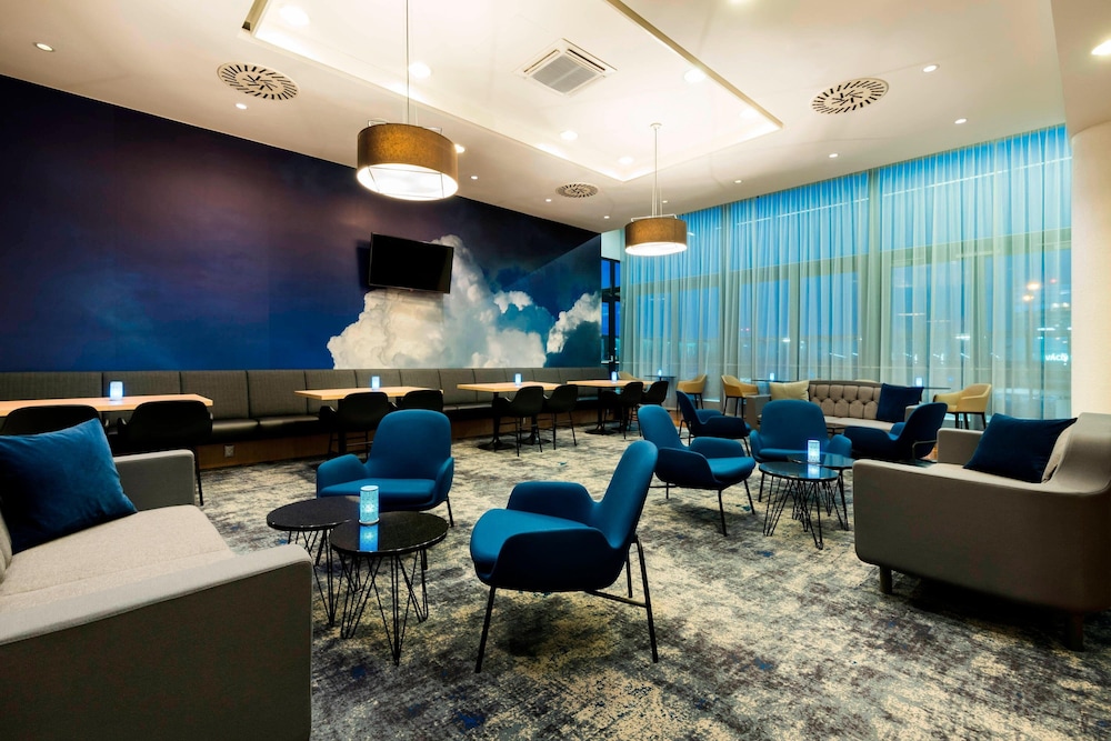 Courtyard By Marriott Prague Airport 40/59