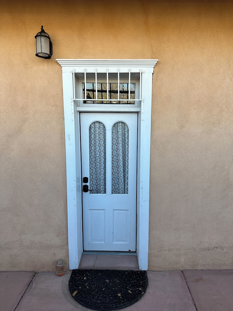 Painted Lady Bed & Brew 37/73