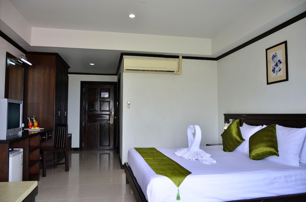 First Residence Hotel 21/48