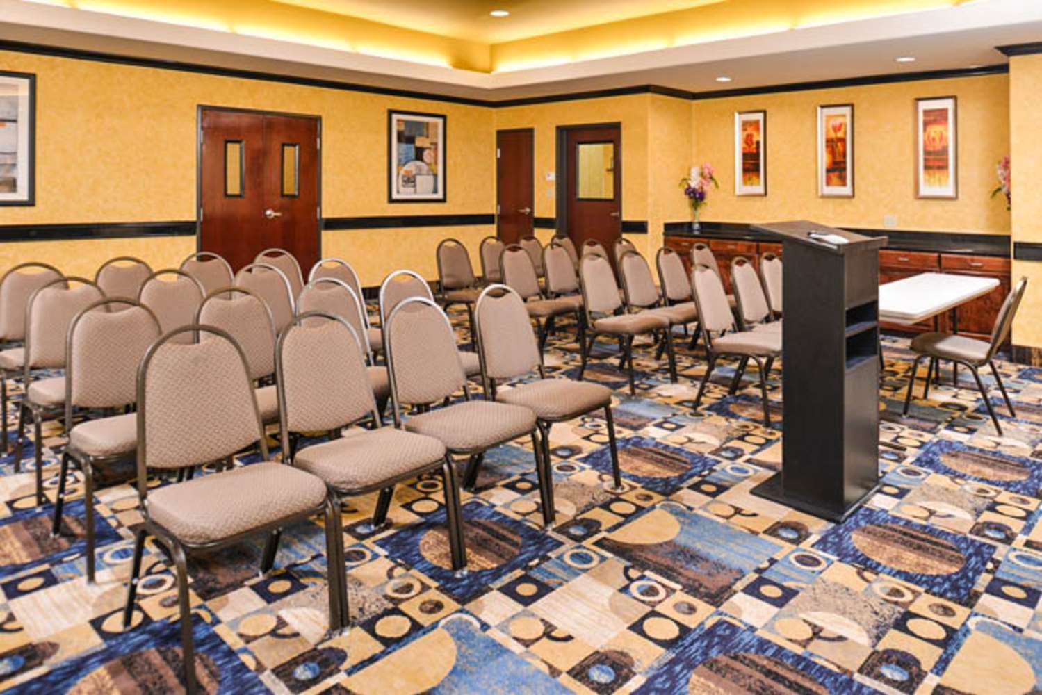 Sleep Inn & Suites Near Downtown North 12/17