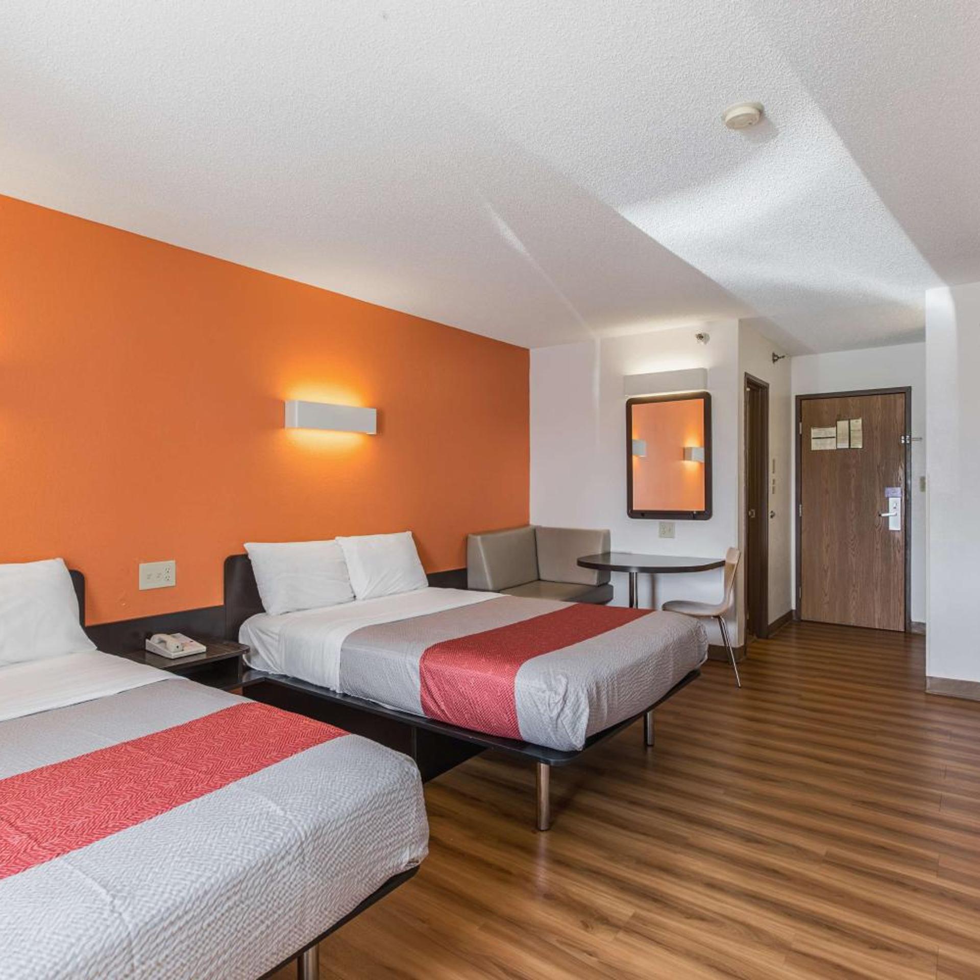Motel6 Omaha, NE - Central 20/36