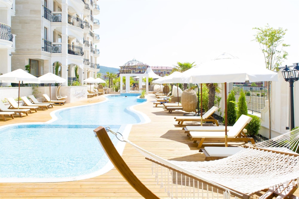 Harmony Suites 10 35/42