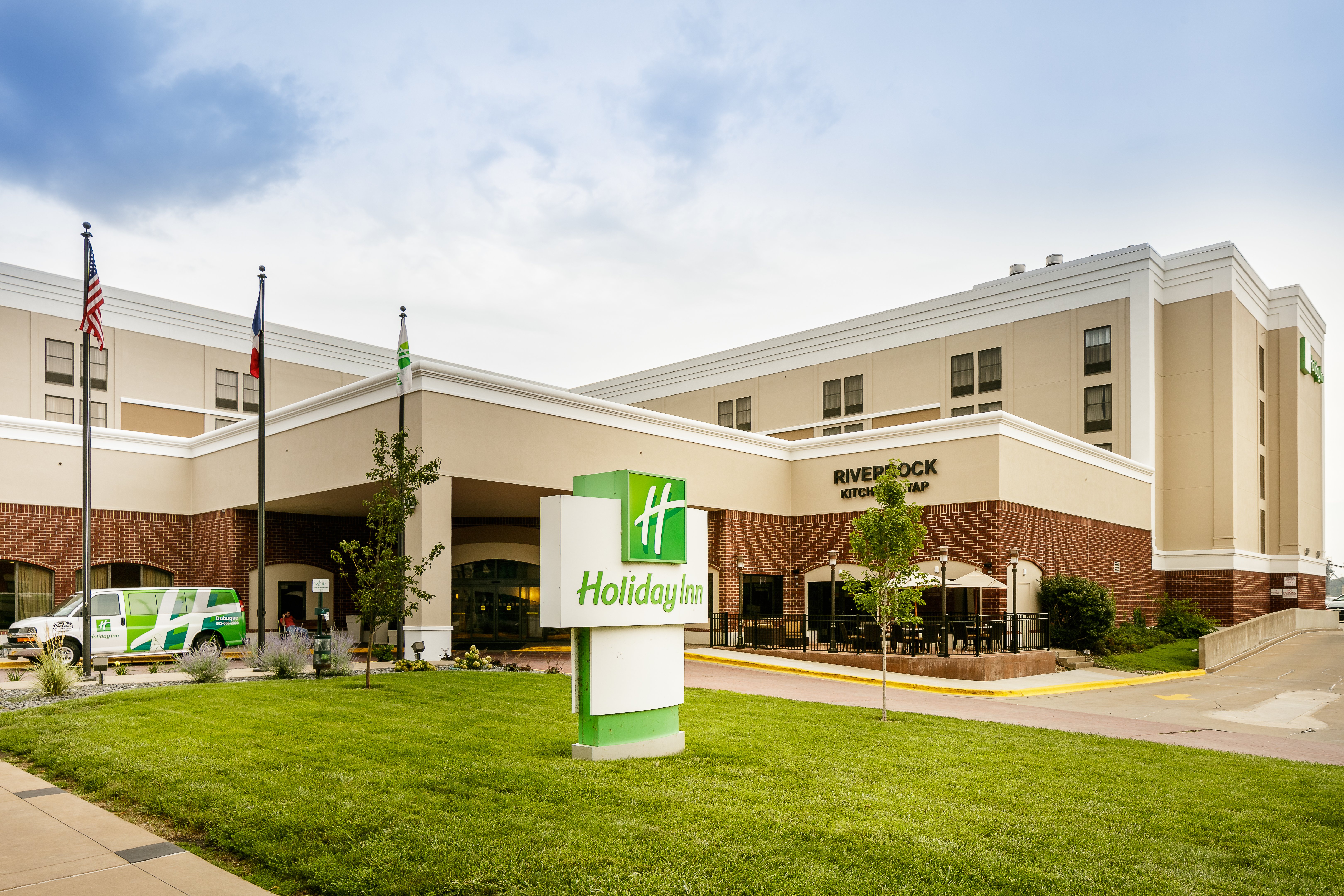 Holiday Inn Dubuque/Galena 77/78