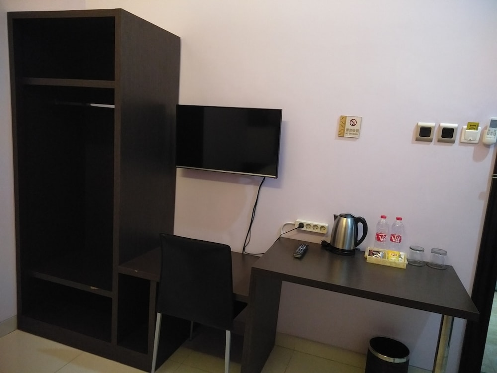 Malang City Boulevard Homestay And Resto 45/55