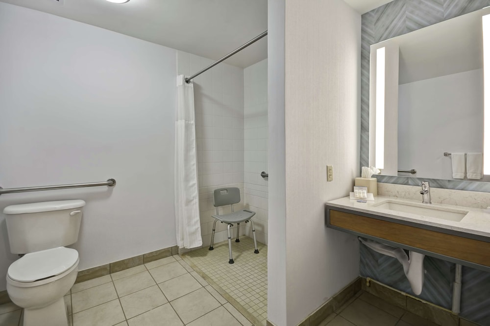 Hilton Garden Inn Panama City 12/69