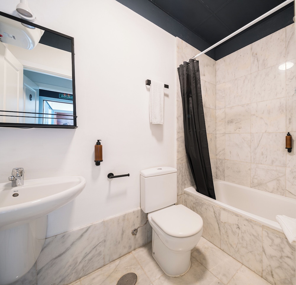 Oasis Backpackers Hostel Sevilla 42/45