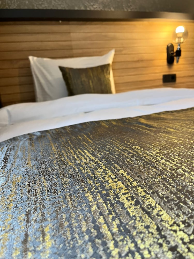 Cag Hotel 43/49