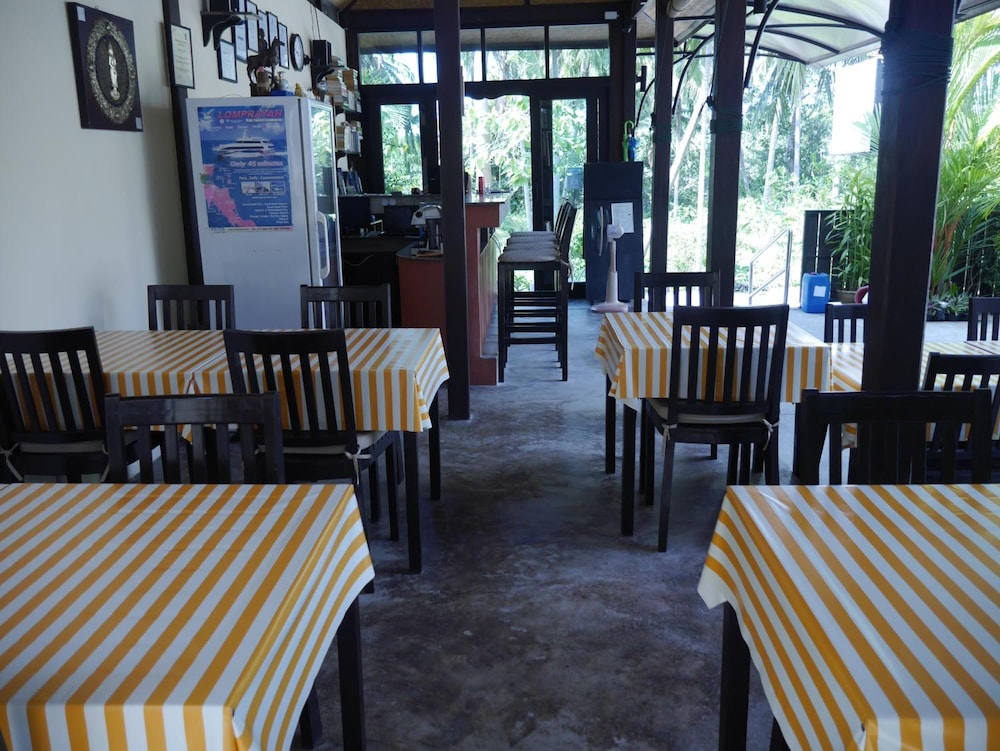 Ampha Place Hotel 38/53
