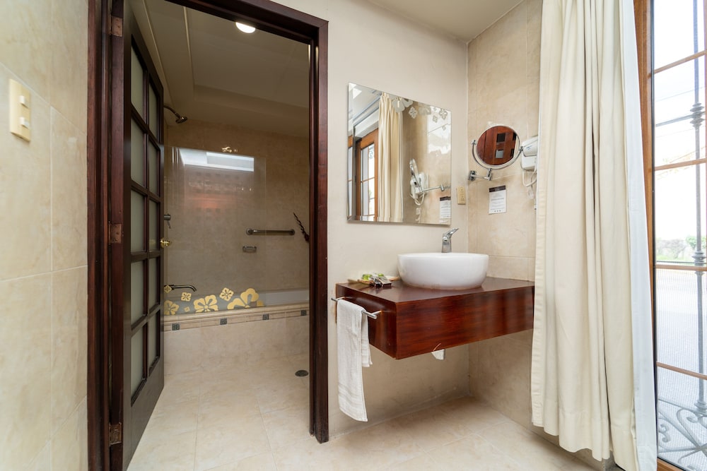 Casa de Las Flores Hotel 30/31