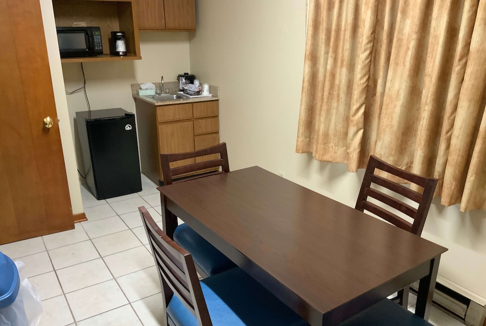 Days Inn by Wyndham Wauseon 39/49