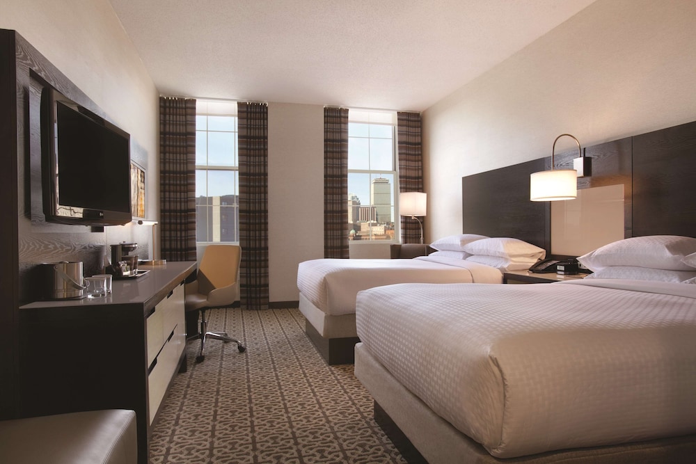 Room, 2 Queen Beds, City View